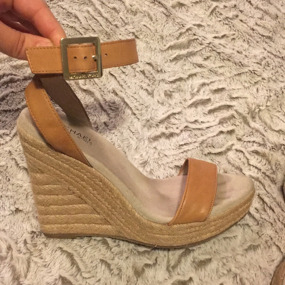 Beautiful Michael Kors tan wedge sandal